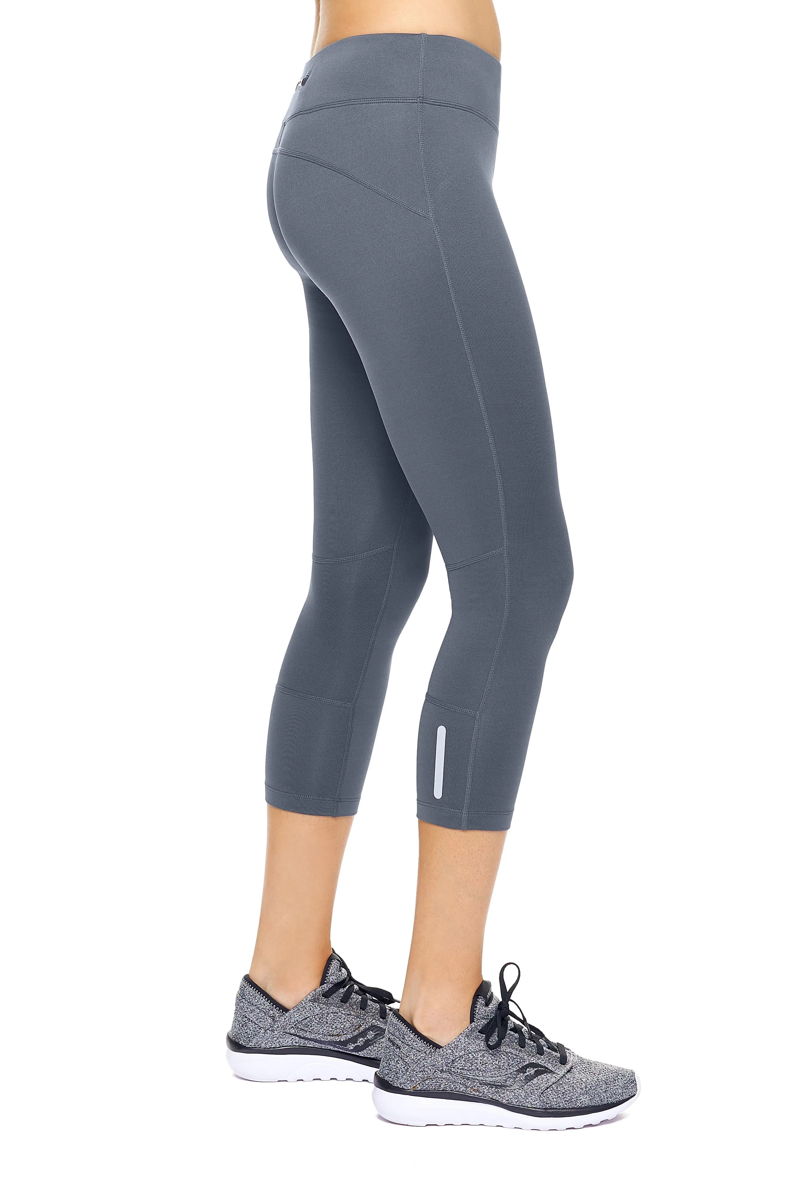 AQ1011 Mid-Rise Zipper Pocket Capri Leggings