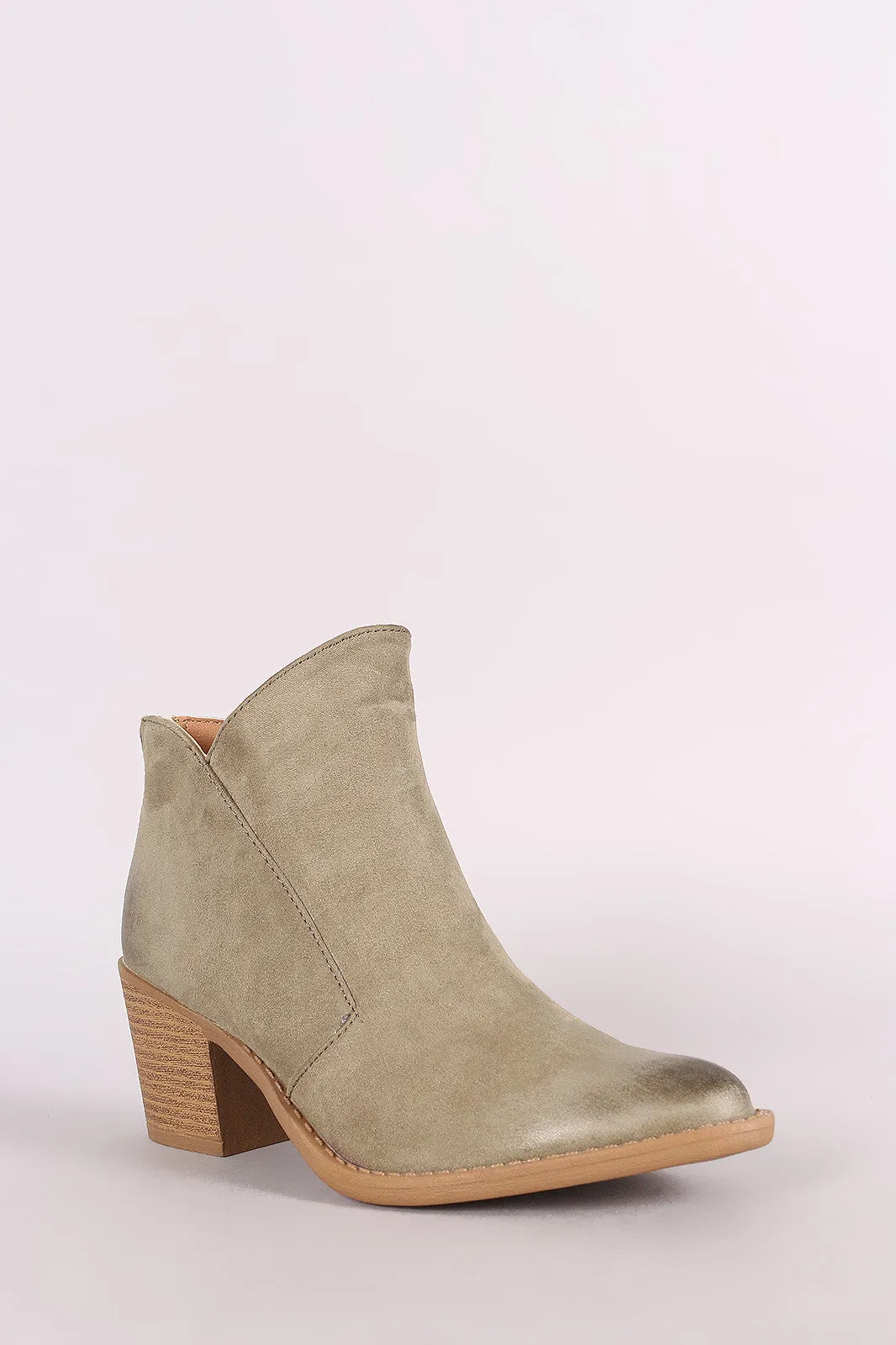 Qupid Oil Finished Almond Toe Chunky Heeled Western Cowgirl Booties